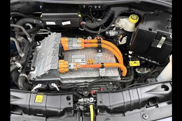 Fiat 500E CABRIO La Prima 87Kw / 42 kWh / Leder / Pdc+Camera / Navigatie / Airco-ecc. / 100% Electrisch,100%Stijlvol / Apk 11-2026