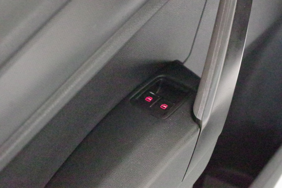 Volkswagen Caddy 2.0 TDI L1H1 BMT Economy Business, Leder, Carplay, Elek. Ramen, Bluetooth, Airco