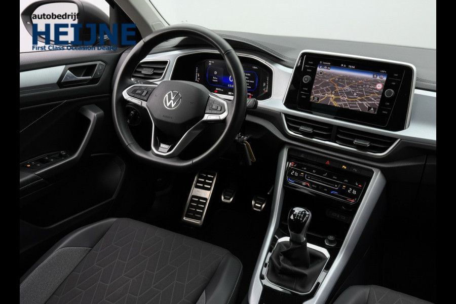 Volkswagen T-Roc TSI 115PK LIFE GOAL EDITION NAVI/CARPLAY/STOELVERWARMING FABRIEKS GARANTIE