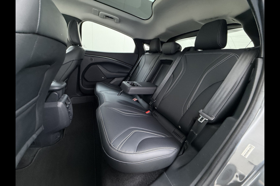 Ford Mustang Mach-E RWD 75kWh Leer (semi-)Autopilot PanoDak Trekhaak 360°Topview-Camera Adaptive-Cruise-Control Apple Carplay B&O®-Hifi 18" E DAB Lane-Assist Keyless-go Autonomous Emergency Braking ESP ASR Verkeersbordherkenning Vermoeidheidsherkenning Dodehoek-Detector 1e Eigenaar Origineel Nederlandse Auto Nieuwprijs €50.424
