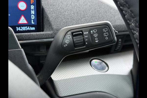 Ford Mustang Mach-E RWD 75kWh Leer (semi-)Autopilot PanoDak Trekhaak 360°Topview-Camera Adaptive-Cruise-Control Apple Carplay B&O®-Hifi 18" E DAB Lane-Assist Keyless-go Autonomous Emergency Braking ESP ASR Verkeersbordherkenning Vermoeidheidsherkenning Dodehoek-Detector 1e Eigenaar Origineel Nederlandse Auto Nieuwprijs €50.424