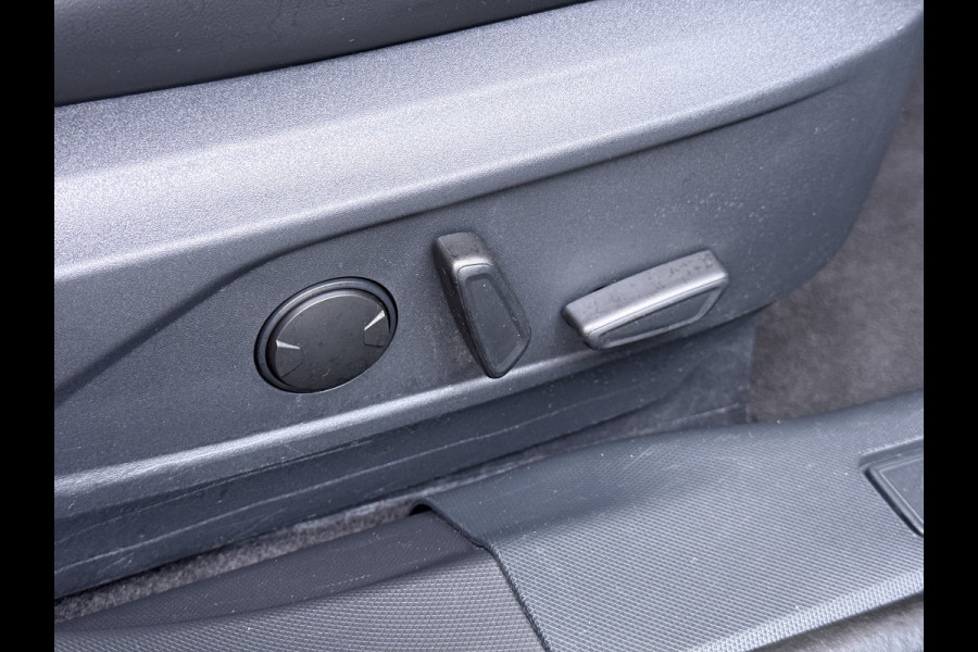 Ford Mustang Mach-E RWD 75kWh Leer (semi-)Autopilot PanoDak Trekhaak 360°Topview-Camera Adaptive-Cruise-Control Apple Carplay B&O®-Hifi 18" E DAB Lane-Assist Keyless-go Autonomous Emergency Braking ESP ASR Verkeersbordherkenning Vermoeidheidsherkenning Dodehoek-Detector 1e Eigenaar Origineel Nederlandse Auto Nieuwprijs €50.424