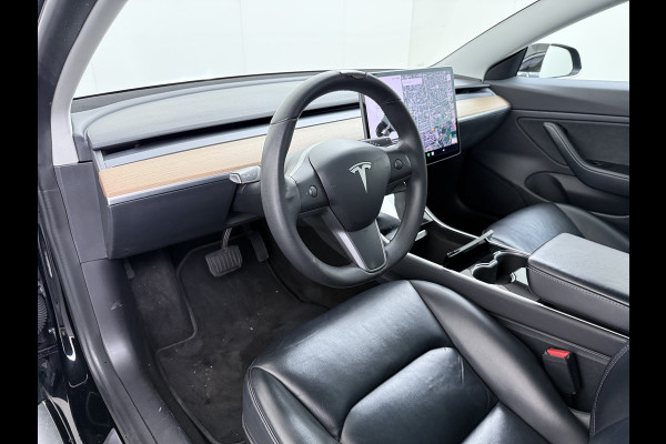 Tesla Model 3 RWD Plus 325PK Lmv 18" AutoPilot Leder Panoramadak Adaptive-Cruise Camera's Elektr.-Stuur+Stoelen+Spiegels+Geheugen+Easy-Entry+V Navi LED ACC DAB Voorverwarmen interieur via App Keyless One-Pedal-Drive Origineel Nederlandse Auto