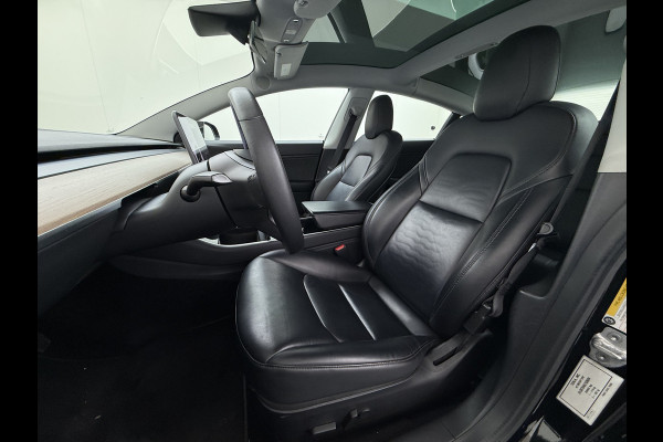 Tesla Model 3 RWD Plus 325PK Lmv 18" AutoPilot Leder Panoramadak Adaptive-Cruise Camera's Elektr.-Stuur+Stoelen+Spiegels+Geheugen+Easy-Entry+V Navi LED ACC DAB Voorverwarmen interieur via App Keyless One-Pedal-Drive Origineel Nederlandse Auto