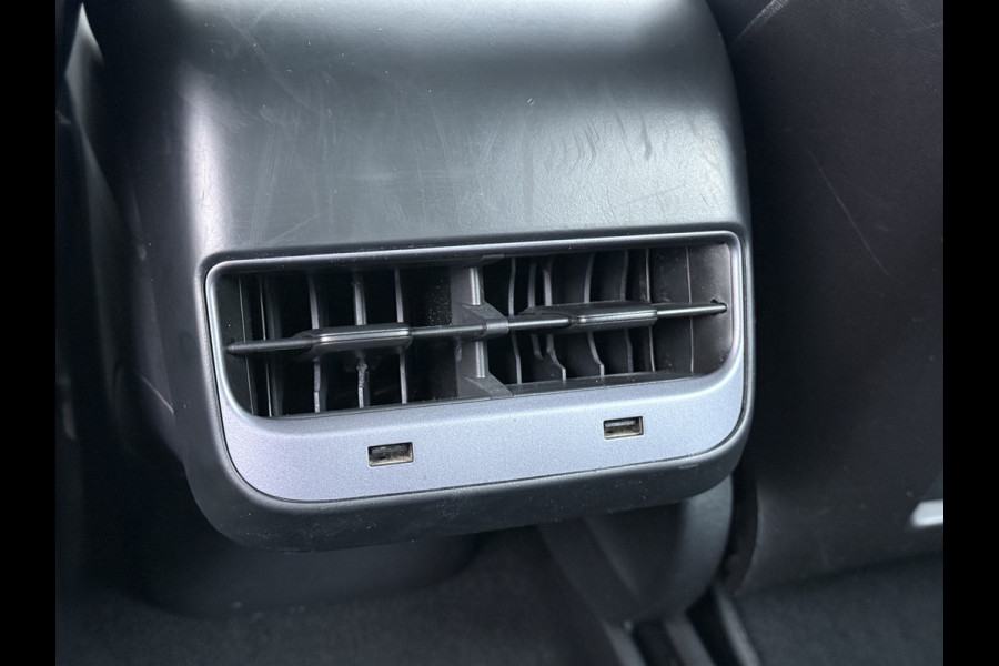 Tesla Model 3 RWD Plus 325PK Lmv 18" AutoPilot Leder Panoramadak Adaptive-Cruise Camera's Elektr.-Stuur+Stoelen+Spiegels+Geheugen+Easy-Entry+V Navi LED ACC DAB Voorverwarmen interieur via App Keyless One-Pedal-Drive Origineel Nederlandse Auto