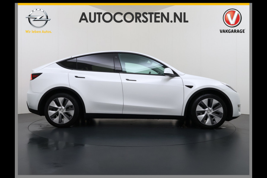 Tesla Model Y Long Range AWD 75kWh Trekhaak SOH 91% Warmtepomp Autopilot Leder Panoramadak Elektr.Stuur+Stoel+Verwarmd Navi Ecc Premium Audio  4WD Camera's Elektr.AchterKlep Parkeer Assistent Sentry-Mode Bluetooth Dodehoek detector Connected services AMD-Ryzen Processor™ 1e Eigenaar 1.600kg Trekvermogen Origineel Nederlandse Auto Garantie op Batterij en Motor tot 29-6-2030 max. 192.000km