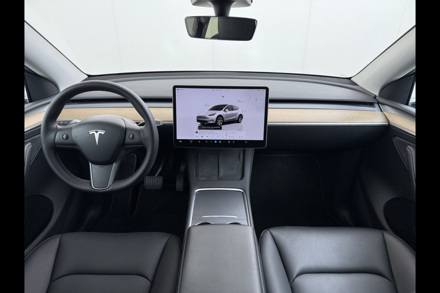 Tesla Model Y Long Range AWD 75kWh Trekhaak SOH 91% Warmtepomp Autopilot Leder Panoramadak Elektr.Stuur+Stoel+Verwarmd Navi Ecc Premium Audio  4WD Camera's Elektr.AchterKlep Parkeer Assistent Sentry-Mode Bluetooth Dodehoek detector Connected services AMD-Ryzen Processor™ 1e Eigenaar 1.600kg Trekvermogen Origineel Nederlandse Auto Garantie op Batterij en Motor tot 29-6-2030 max. 192.000km