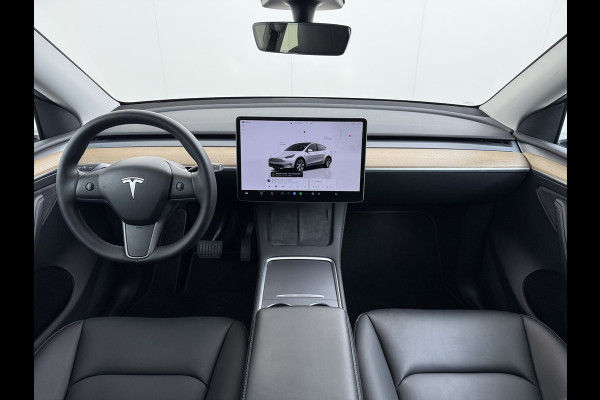 Tesla Model Y Long Range AWD 75kWh Trekhaak SOH 91% Warmtepomp Autopilot Leder Panoramadak Elektr.Stuur+Stoel+Verwarmd Navi Ecc Premium Audio  4WD Camera's Elektr.AchterKlep Parkeer Assistent Sentry-Mode Bluetooth Dodehoek detector Connected services AMD-Ryzen Processor™ 1e Eigenaar 1.600kg Trekvermogen Origineel Nederlandse Auto Garantie op Batterij en Motor tot 29-6-2030 max. 192.000km