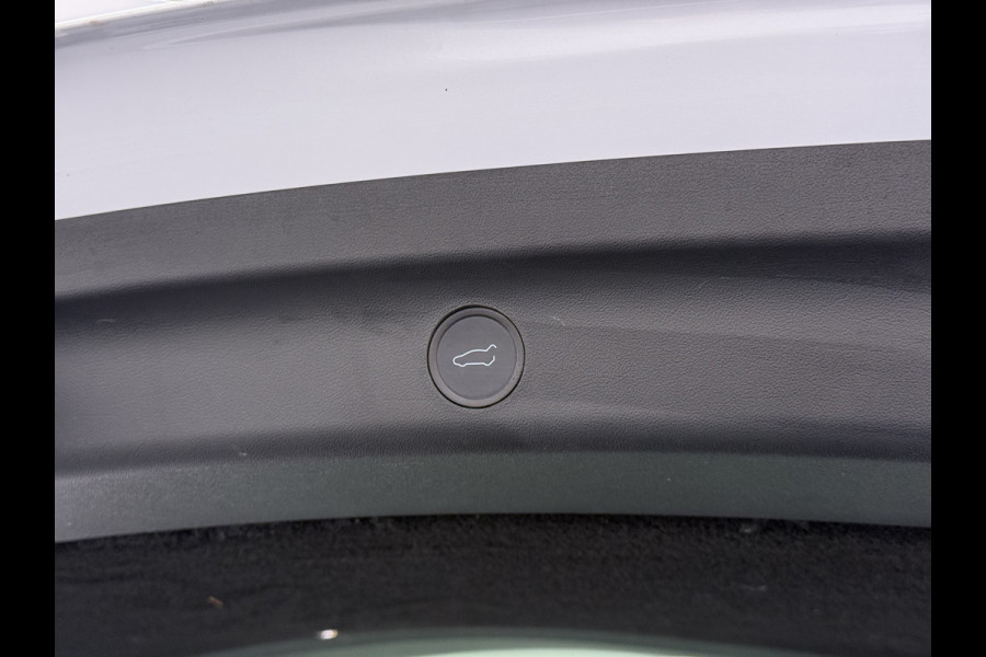 Tesla Model Y Long Range AWD 75kWh Trekhaak SOH 91% Warmtepomp Autopilot Leder Panoramadak Elektr.Stuur+Stoel+Verwarmd Navi Ecc Premium Audio  4WD Camera's Elektr.AchterKlep Parkeer Assistent Sentry-Mode Bluetooth Dodehoek detector Connected services AMD-Ryzen Processor™ 1e Eigenaar 1.600kg Trekvermogen Origineel Nederlandse Auto Garantie op Batterij en Motor tot 29-6-2030 max. 192.000km