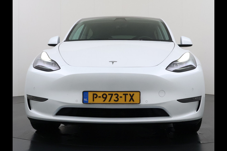 Tesla Model Y Long Range AWD 75kWh Trekhaak SOH 91% Warmtepomp Autopilot Leder Panoramadak Elektr.Stuur+Stoel+Verwarmd Navi Ecc Premium Audio  4WD Camera's Elektr.AchterKlep Parkeer Assistent Sentry-Mode Bluetooth Dodehoek detector Connected services AMD-Ryzen Processor™ 1e Eigenaar 1.600kg Trekvermogen Origineel Nederlandse Auto Garantie op Batterij en Motor tot 29-6-2030 max. 192.000km