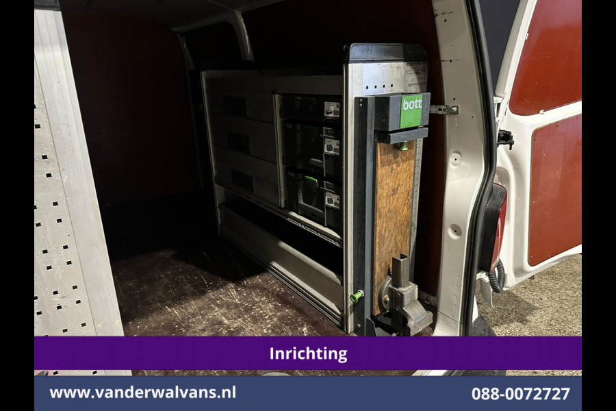 Volkswagen Transporter 2.0 TDI 150pk L2H1 Inrichting Euro6 Airco | Omvormer | Camera | Apple Carplay | 2500kg Trekhaak Android Auto, Cruisecontrol, Parkeersensoren