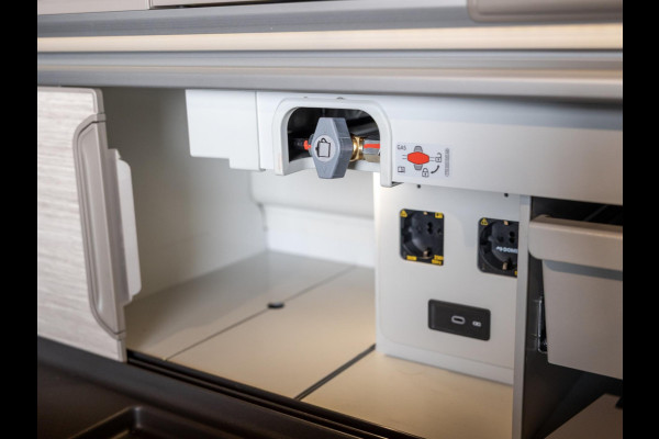 Volkswagen California Ocean eHybrid 4Motion / 245pk / Trekhaak / Elektrisch hefdak /