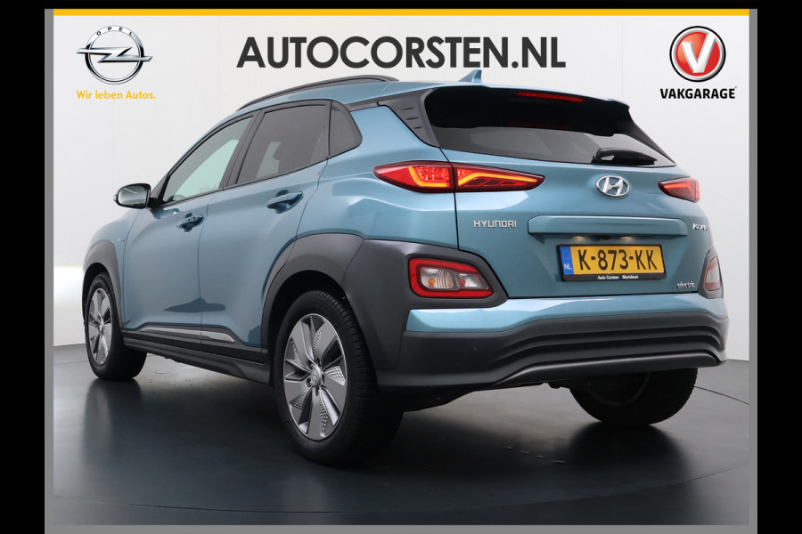 Hyundai Kona EV 64kWh SOH 100% Fase 3 Warmtepomp Leder Schuif-/kanteldak Head-Up Display Adap.Cruise Apple Carplay Android Auto Navi Ecc Came Keyless Stoelverwarming/Koeling Stuurverwarming Elek.Stoelen Blind Spot Monitoring Lane Assist DAB Led Origineel Nederlandse Auto Super compleet!