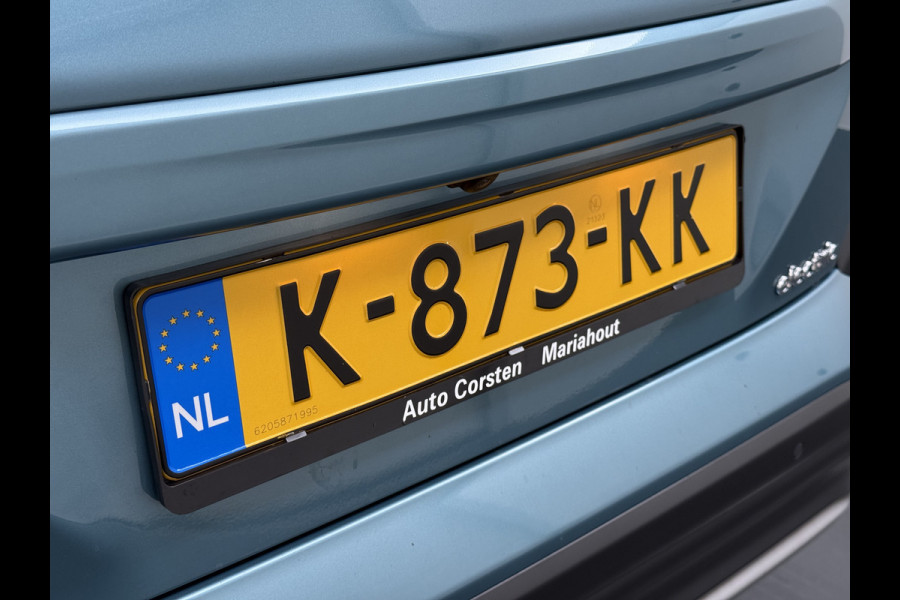 Hyundai Kona EV 64kWh SOH 100% Fase 3 Warmtepomp Leder Schuif-/kanteldak Head-Up Display Adap.Cruise Apple Carplay Android Auto Navi Ecc Came Keyless Stoelverwarming/Koeling Stuurverwarming Elek.Stoelen Blind Spot Monitoring Lane Assist DAB Led Origineel Nederlandse Auto Super compleet!