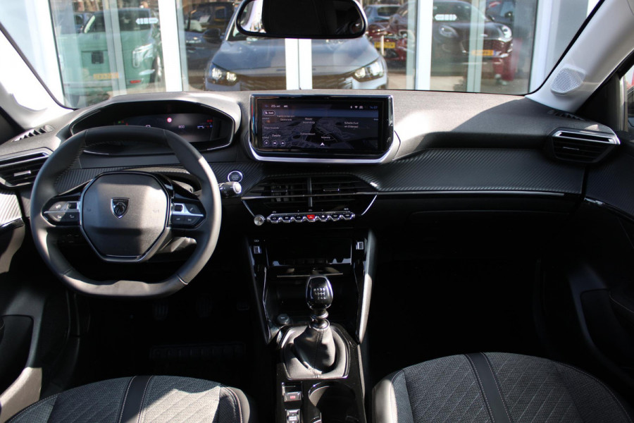 Peugeot 208 1.2 100PK ALLURE | CAMERA VOOR + ACHTER | KEYLESS ENTRY/START | DODEHOEK DETECTIE | NAVIGATIE | DRAADLOZE APPLE CARPLAY/ANDROID AUTO | PARKEERSENSOREN VOOR + ACHTER | ADAPTIVE CRUISE CONTROL | DAB+ RADIO | LED KOPLAMPEN |