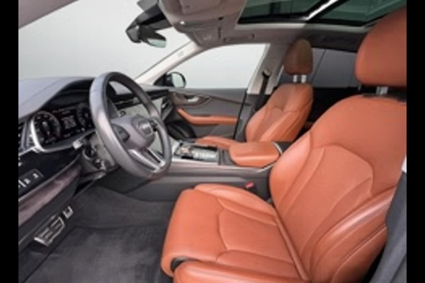 Audi Q8 55 TFSI quattro * S-line * Panoramadak * Dealer onderh. *