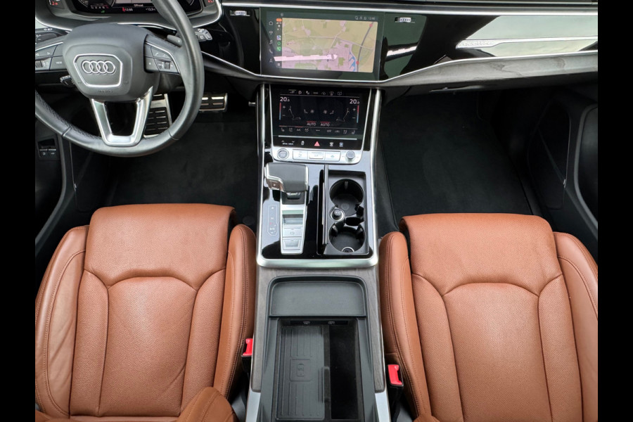Audi Q8 55 TFSI quattro * S-line * Panoramadak * Dealer onderh. *
