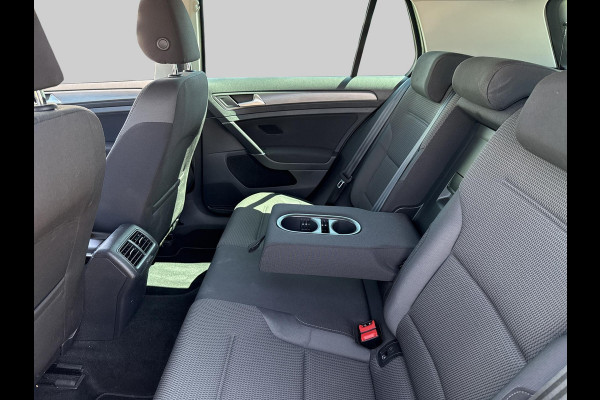 Volkswagen Golf 1.5 TSI Comfortline Business  | 130PK | adaptive cruise | trekhaak | Apple Carplay/Android Auto