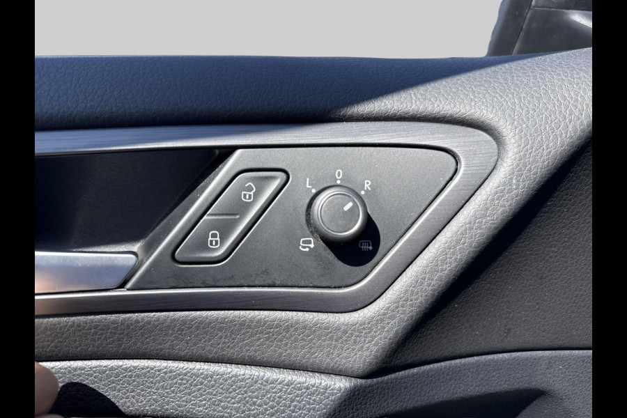 Volkswagen Golf 1.5 TSI Comfortline Business  | 130PK | adaptive cruise | trekhaak | Apple Carplay/Android Auto