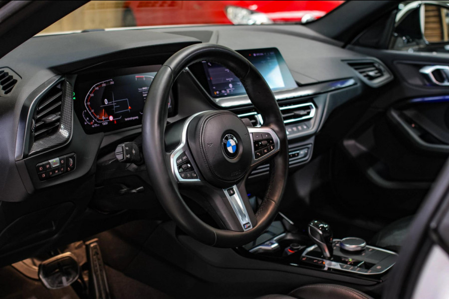 BMW 2 Serie Gran Coupé 218i M-Sport *Pano*Camera*Sportstoelen*Head-Up*Leder*