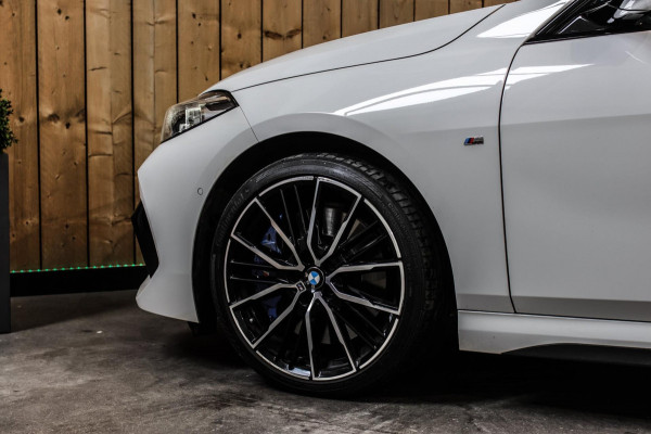 BMW 2 Serie Gran Coupé 218i M-Sport *Pano*Camera*Sportstoelen*Head-Up*Leder*