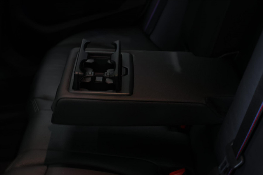 BMW 2 Serie Gran Coupé 218i M-Sport *Pano*Camera*Sportstoelen*Head-Up*Leder*