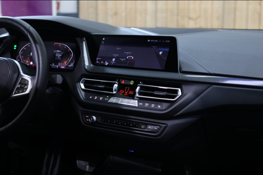 BMW 2 Serie Gran Coupé 218i M-Sport *Pano*Camera*Sportstoelen*Head-Up*Leder*