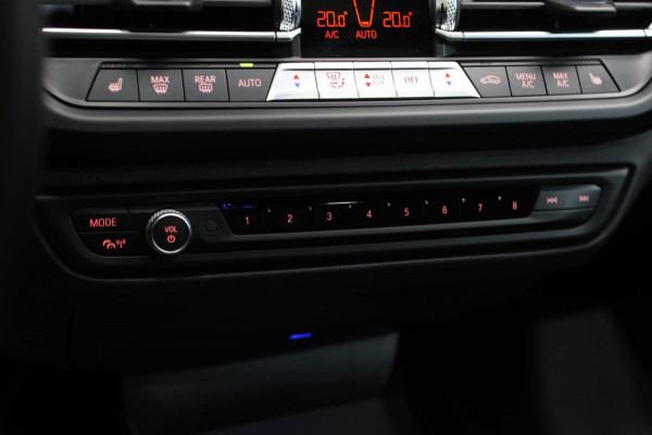 BMW 2 Serie Gran Coupé 218i M-Sport *Pano*Camera*Sportstoelen*Head-Up*Leder*