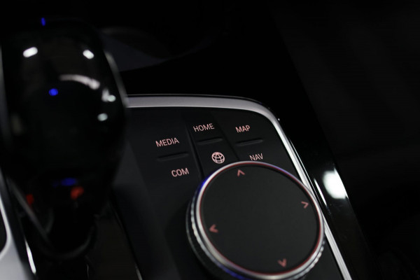 BMW 2 Serie Gran Coupé 218i M-Sport *Pano*Camera*Sportstoelen*Head-Up*Leder*