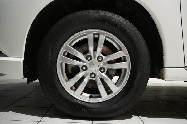 Mitsubishi Outlander 2.4 PHEV Pure + TREKHAAK / CARPLAY / CAMERA / STOELVERWARMING /