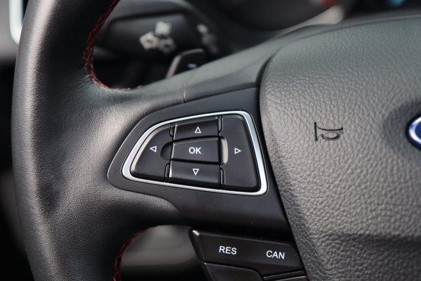 Ford Kuga 1.5 EcoBoost ST Line / PANODAK / KEYLESS / CAMERA / CARPLAY / STOEL+STUURVERW