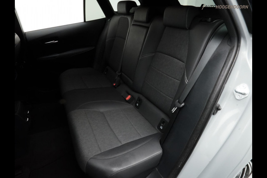 Toyota Corolla Touring Sports 2.0 Hybrid Business Plus Sport (LED VERLICHTING,KEYLESS,STOELVERWARMING,CAMERA,ADAPTIVE CRUISE)