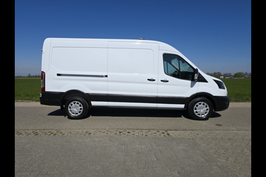 Ford Transit 350 2.0 TDCI L3H2 Trend - 130 Pk - Euro 6 - ParkeerCamera - Airco - Cruise Control