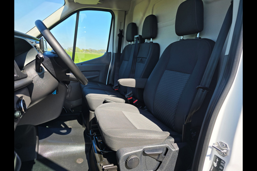 Ford Transit 350 2.0 TDCI L3H2 Trend - 130 Pk - Euro 6 - ParkeerCamera - Airco - Cruise Control