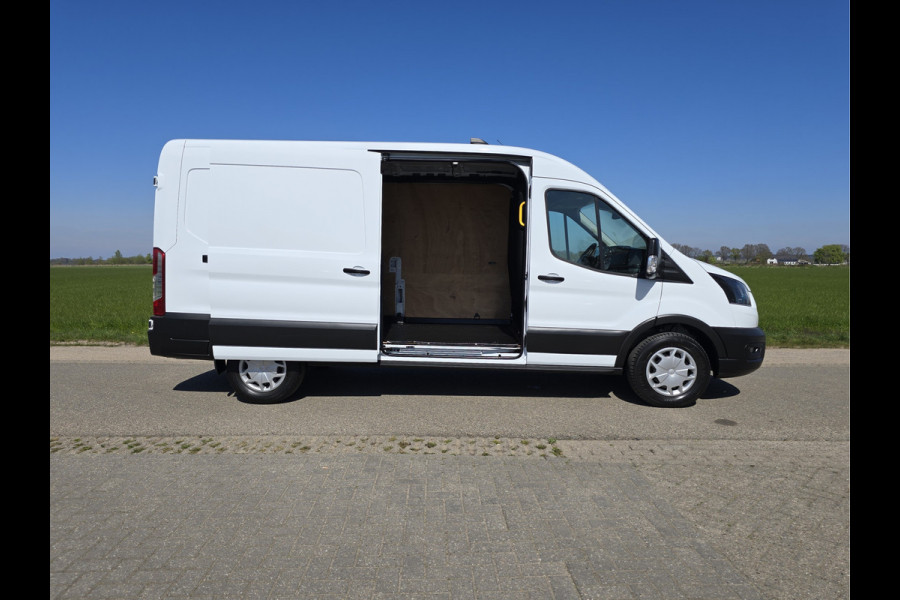 Ford Transit 350 2.0 TDCI L3H2 Trend - 130 Pk - Euro 6 - ParkeerCamera - Airco - Cruise Control