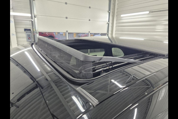 Land Rover Range Rover Velar 3.0 V6 SC AWD HSE Pano.dak Airsusp. Leer Orig.NL