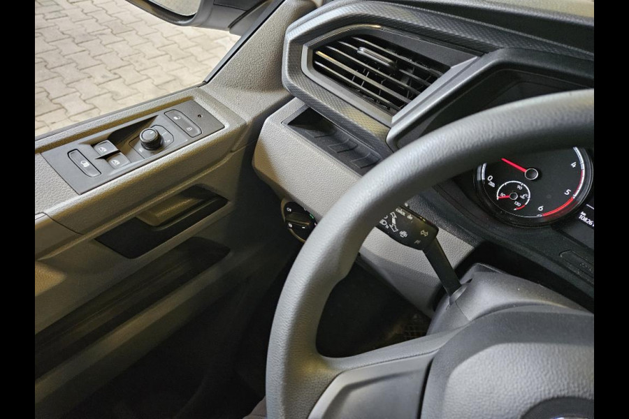 Volkswagen Transporter 2.0 TDI L2H1 Navi Airco Cruise Sidebars 1Eigenaar