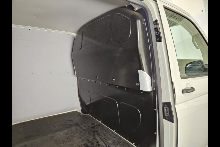 Volkswagen Transporter 2.0 TDI L2H1 Navi Airco Cruise Sidebars 1Eigenaar