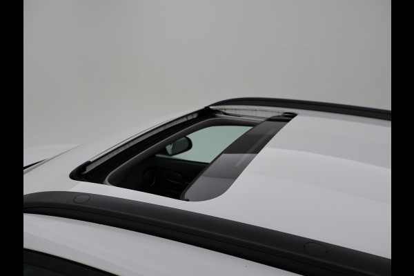 Hyundai Kona EV PREMIUM SKY 64 KWH + SCHUIFDAK | LEDER | TREKHAAK | STOELVENTILATIE | HEAD-UP | CAMERA | ADAPTIVE CRUISE CONTROL