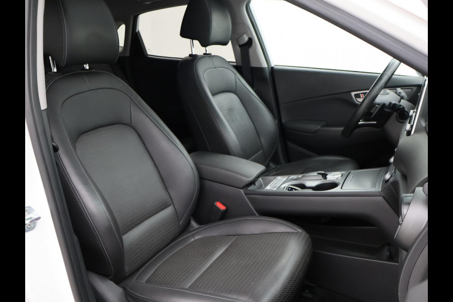 Hyundai Kona EV PREMIUM SKY 64 KWH + SCHUIFDAK | LEDER | TREKHAAK | STOELVENTILATIE | HEAD-UP | CAMERA | ADAPTIVE CRUISE CONTROL