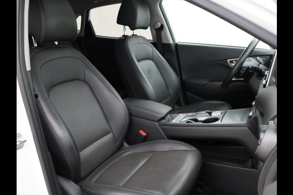 Hyundai Kona EV PREMIUM SKY 64 KWH + SCHUIFDAK | LEDER | TREKHAAK | STOELVENTILATIE | HEAD-UP | CAMERA | ADAPTIVE CRUISE CONTROL