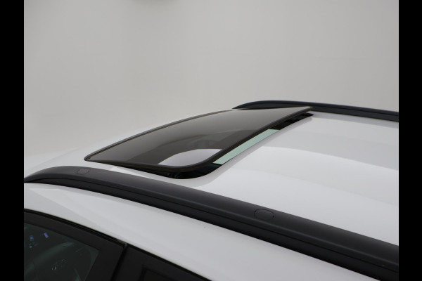 Hyundai Kona EV PREMIUM SKY 64 KWH + SCHUIFDAK | LEDER | TREKHAAK | STOELVENTILATIE | HEAD-UP | CAMERA | ADAPTIVE CRUISE CONTROL