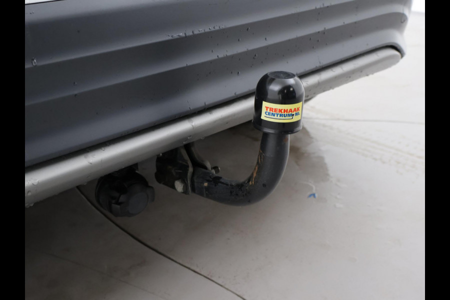 Hyundai Kona EV PREMIUM SKY 64 KWH + SCHUIFDAK | LEDER | TREKHAAK | STOELVENTILATIE | HEAD-UP | CAMERA | ADAPTIVE CRUISE CONTROL