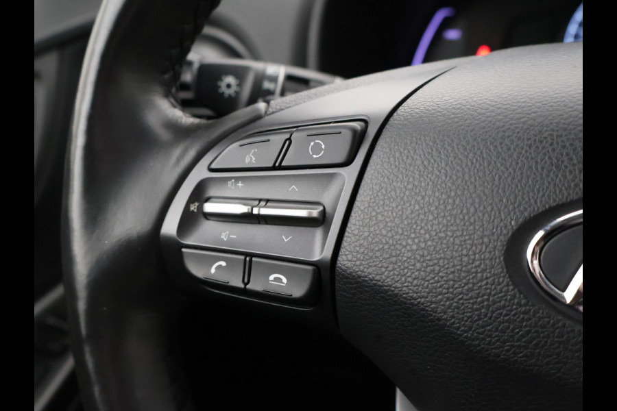 Hyundai Kona EV PREMIUM SKY 64 KWH + SCHUIFDAK | LEDER | TREKHAAK | STOELVENTILATIE | HEAD-UP | CAMERA | ADAPTIVE CRUISE CONTROL