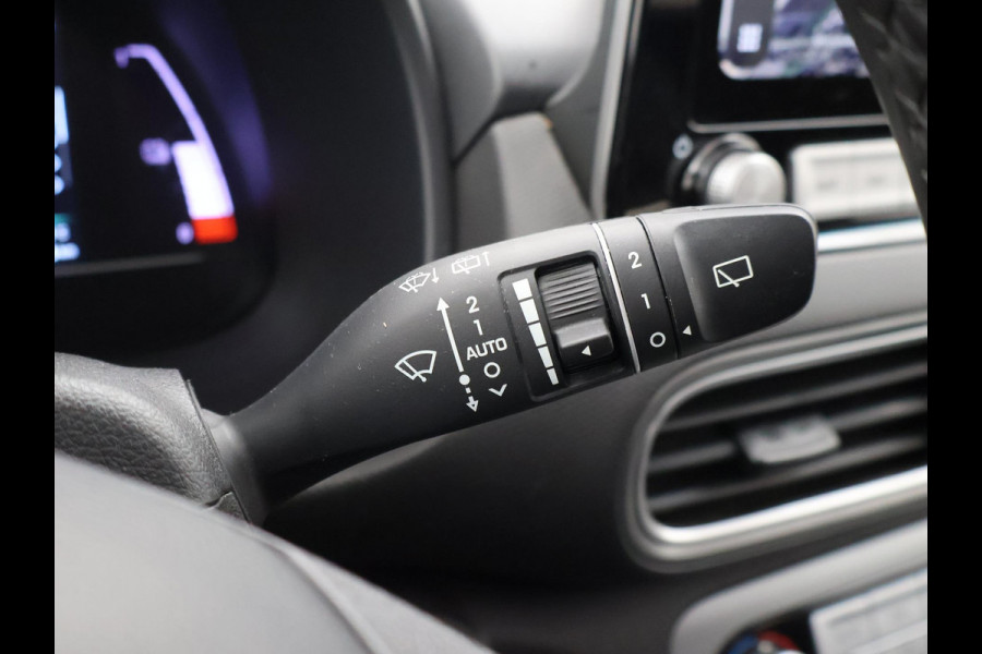 Hyundai Kona EV PREMIUM SKY 64 KWH + SCHUIFDAK | LEDER | TREKHAAK | STOELVENTILATIE | HEAD-UP | CAMERA | ADAPTIVE CRUISE CONTROL