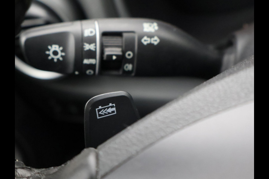 Hyundai Kona EV PREMIUM SKY 64 KWH + SCHUIFDAK | LEDER | TREKHAAK | STOELVENTILATIE | HEAD-UP | CAMERA | ADAPTIVE CRUISE CONTROL