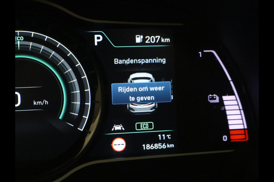 Hyundai Kona EV PREMIUM SKY 64 KWH + SCHUIFDAK | LEDER | TREKHAAK | STOELVENTILATIE | HEAD-UP | CAMERA | ADAPTIVE CRUISE CONTROL