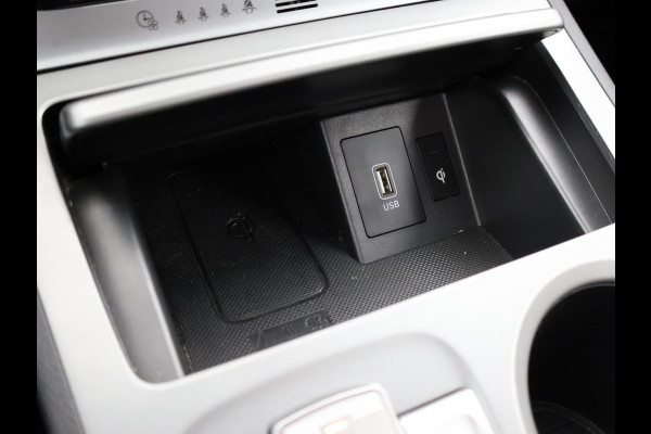 Hyundai Kona EV PREMIUM SKY 64 KWH + SCHUIFDAK | LEDER | TREKHAAK | STOELVENTILATIE | HEAD-UP | CAMERA | ADAPTIVE CRUISE CONTROL