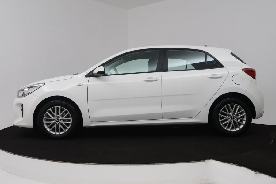 Kia Rio 1.0 TGDI DynamicLine (ACHTERUITRIJCAMERA, NAVIGATIE, CRUISE CONTROL,CARPLAY, PARKEERSENSOREN, 1e EIGENAAR,)