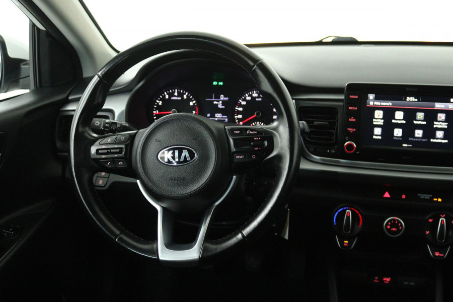 Kia Rio 1.0 TGDI DynamicLine (ACHTERUITRIJCAMERA, NAVIGATIE, CRUISE CONTROL,CARPLAY, PARKEERSENSOREN, 1e EIGENAAR,)